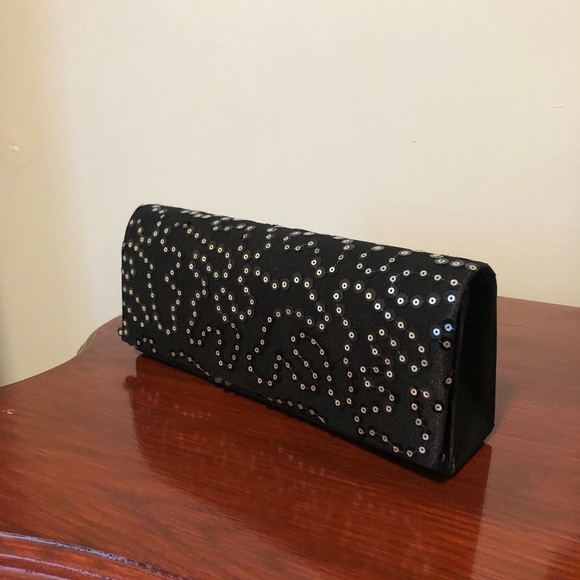 Chic little black purse - Picture 2 of 5